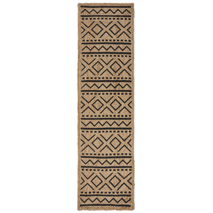 tapis jute a motif sur fond blanc